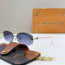 Picture of Louis Vuitton Sunglasses _SKUfw75015596fw